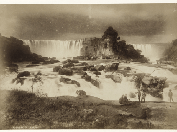 El Salto del Laja, un Paisaje de Propaganda 